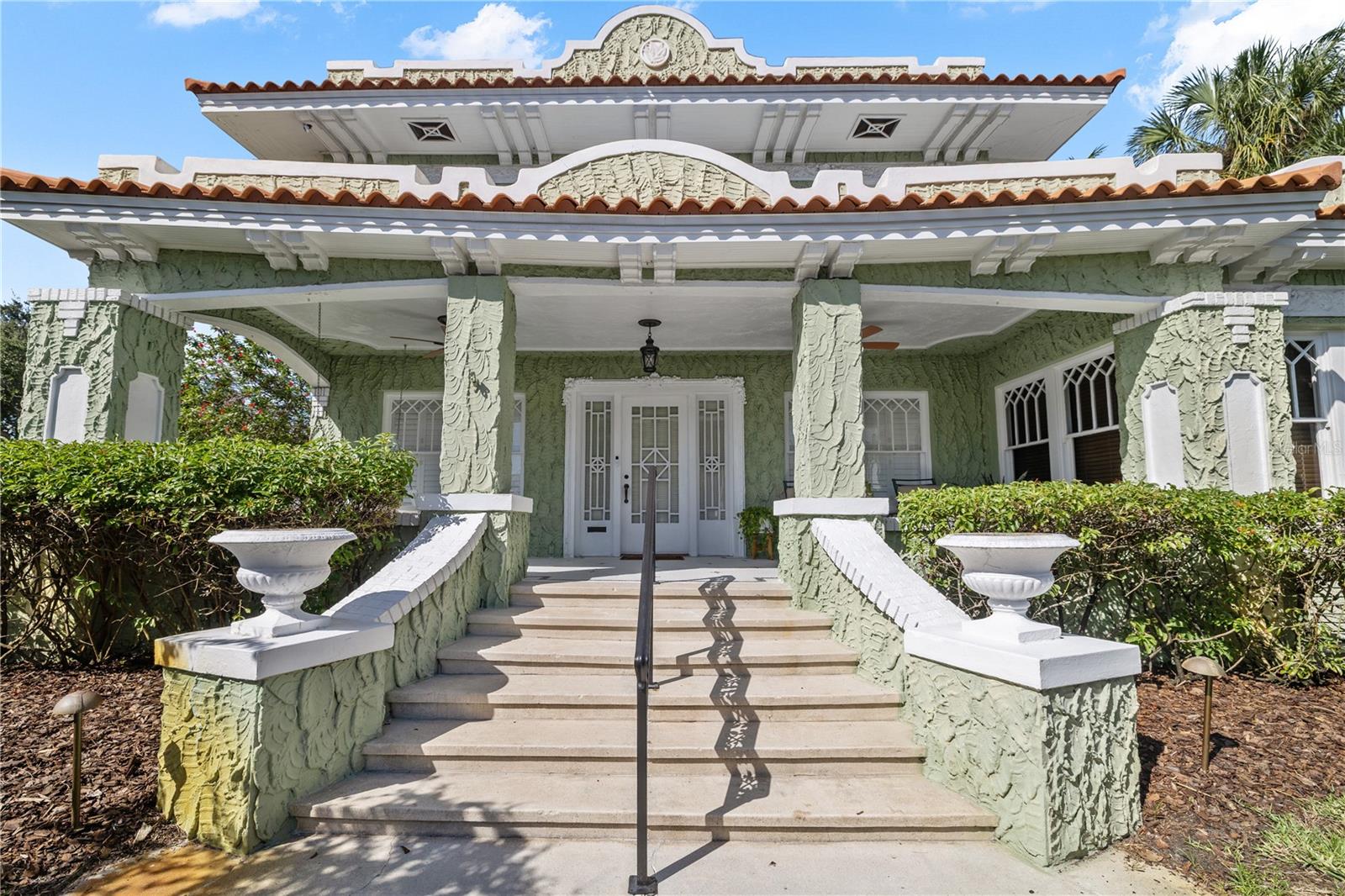 Image 15 of 44 For 1311 Beach Drive Ne