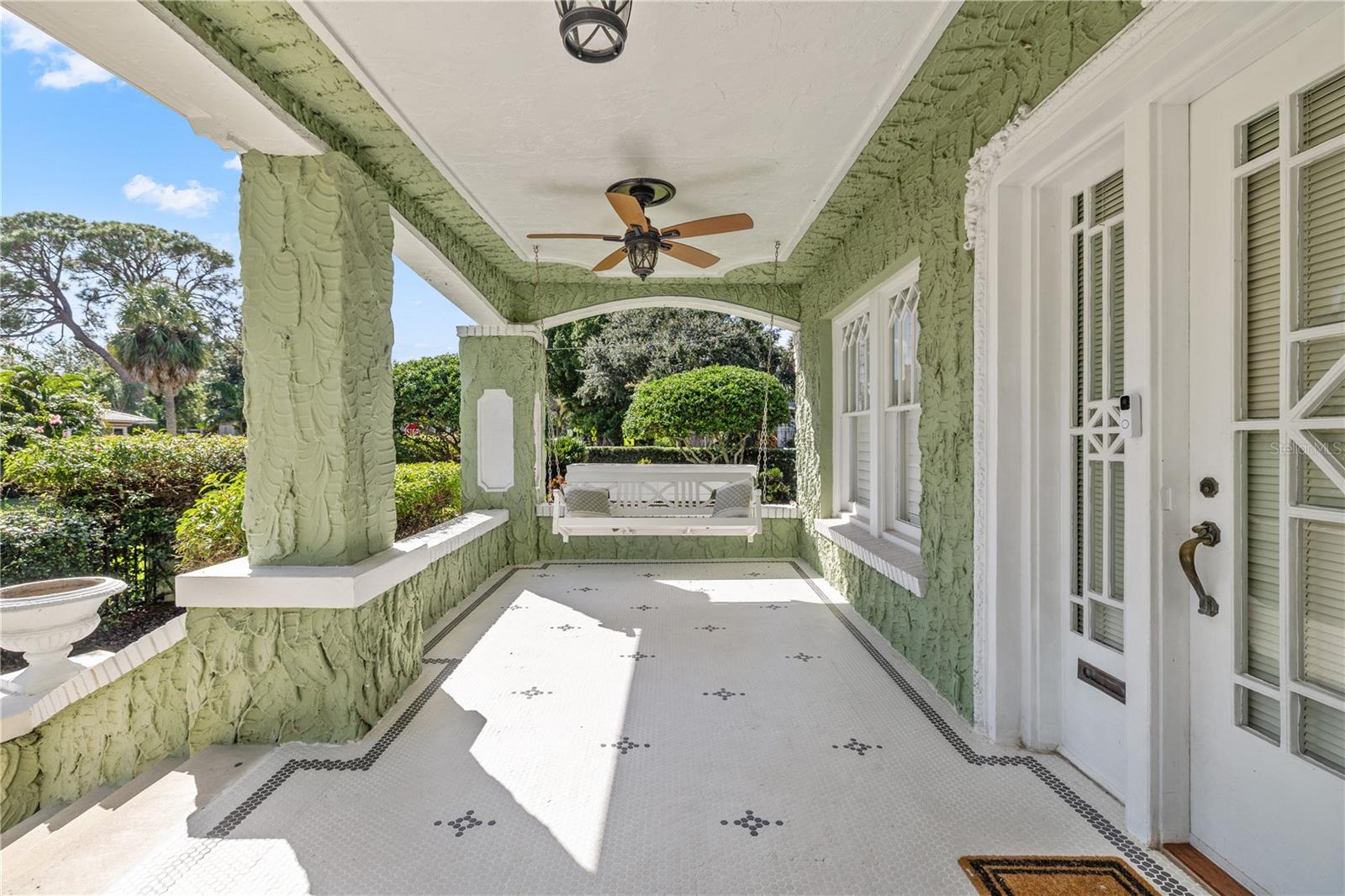 Image 18 of 44 For 1311 Beach Drive Ne