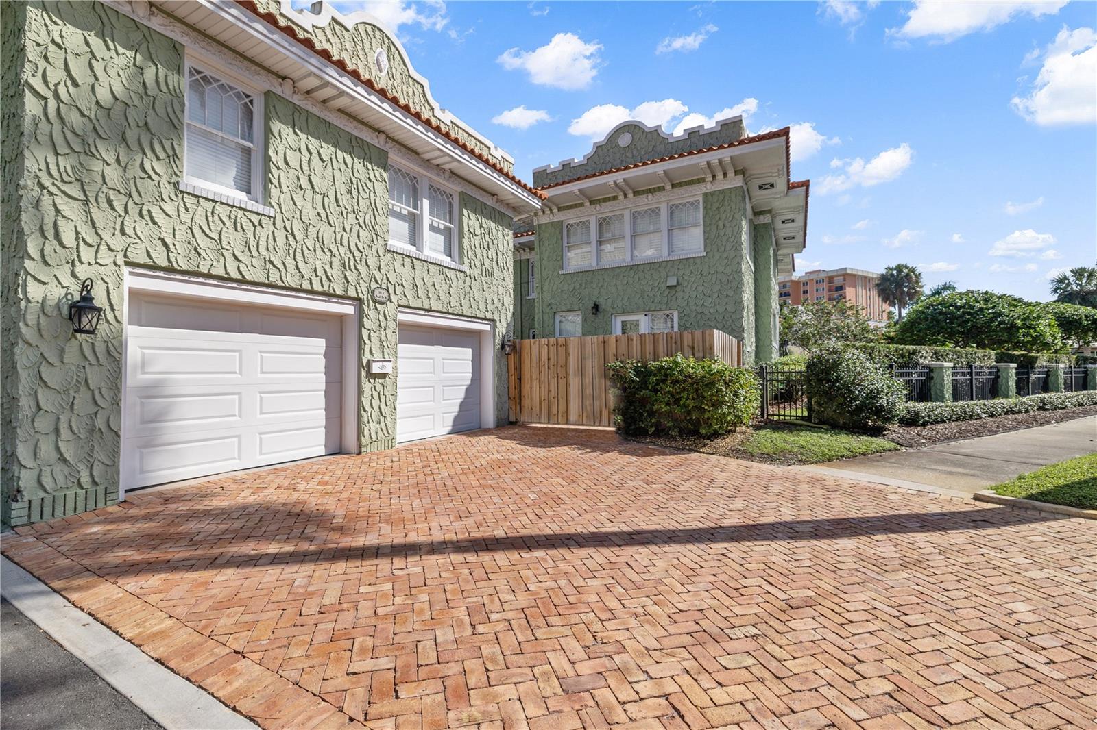 Image 22 of 44 For 1311 Beach Drive Ne