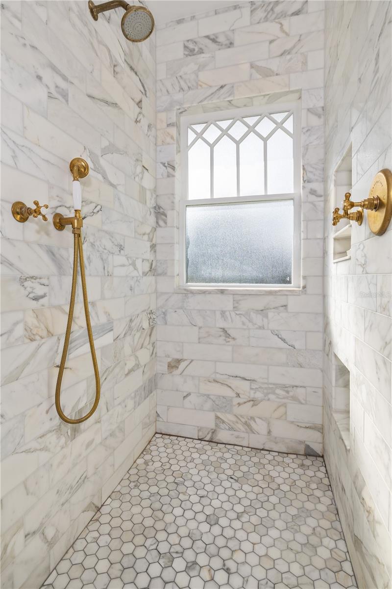 Image 25 of 44 For 1311 Beach Drive Ne