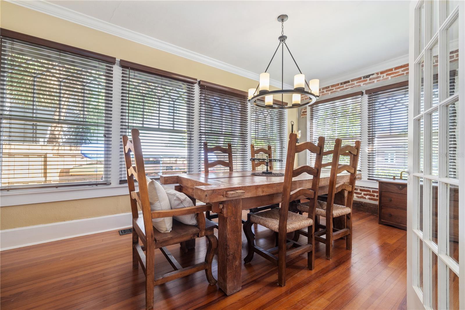 Image 27 of 44 For 1311 Beach Drive Ne