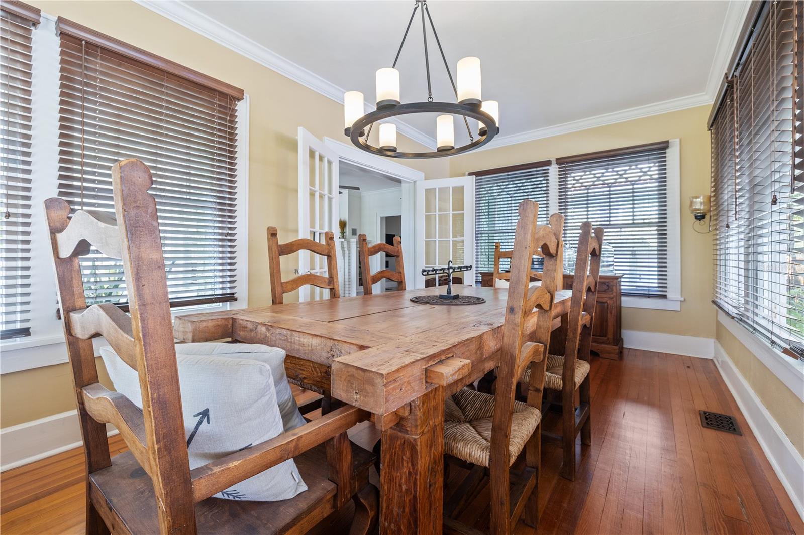 Image 28 of 44 For 1311 Beach Drive Ne