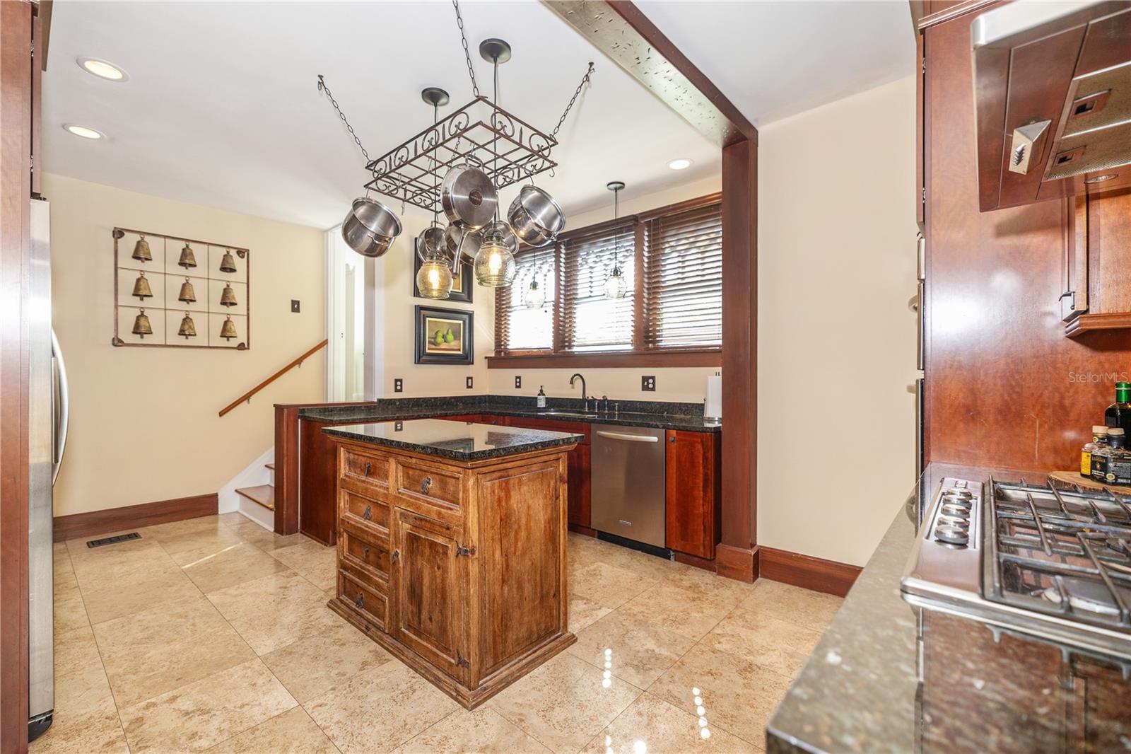 Image 32 of 44 For 1311 Beach Drive Ne