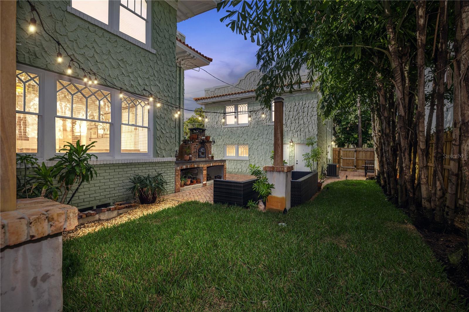 Image 4 of 44 For 1311 Beach Drive Ne