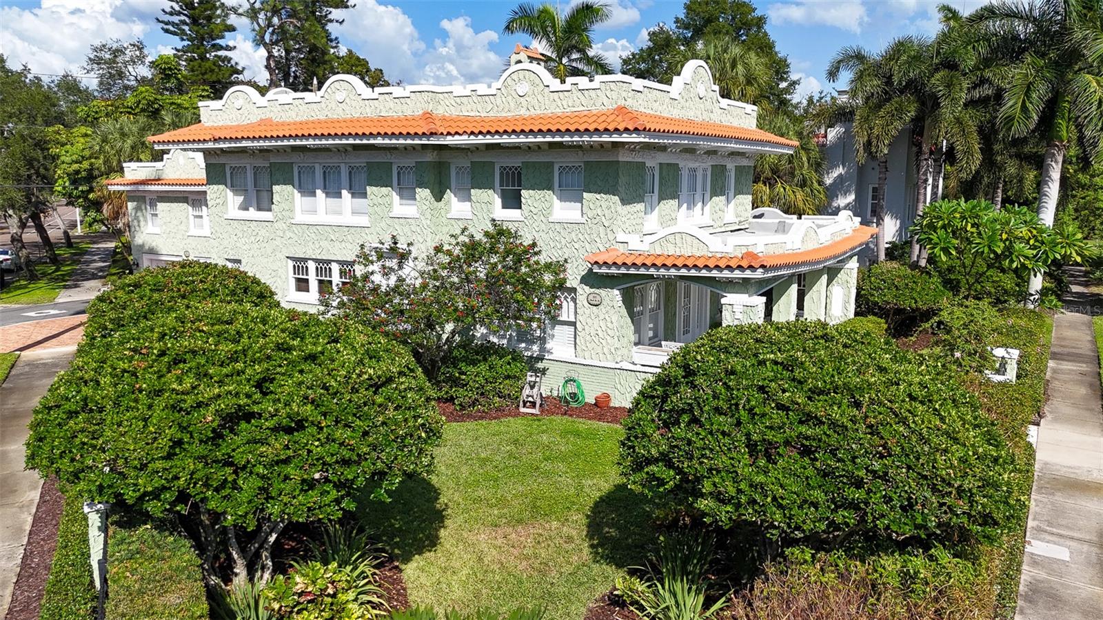 Image 7 of 44 For 1311 Beach Drive Ne