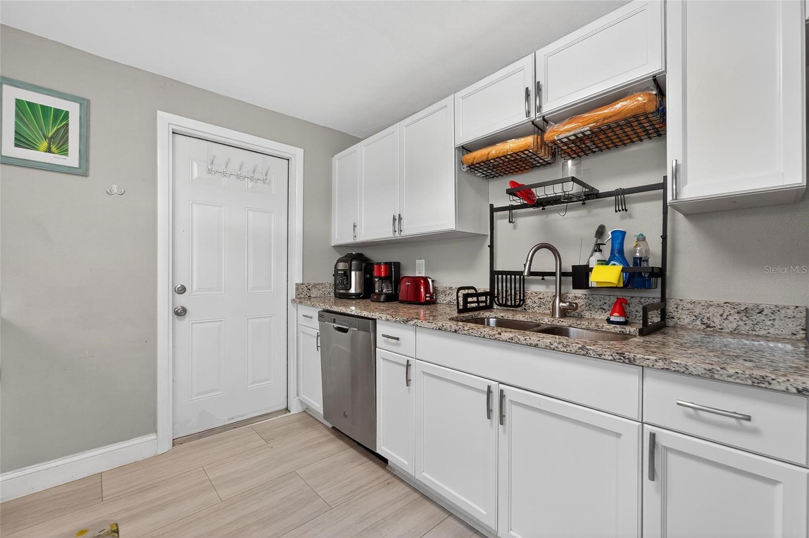 Image 13 of 35 For 2700 25th Avenue N