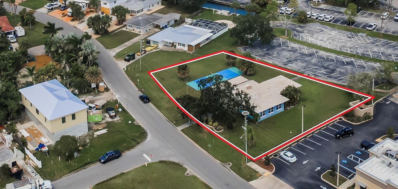 Image 2 of 21 For 596 Baywood Drive N