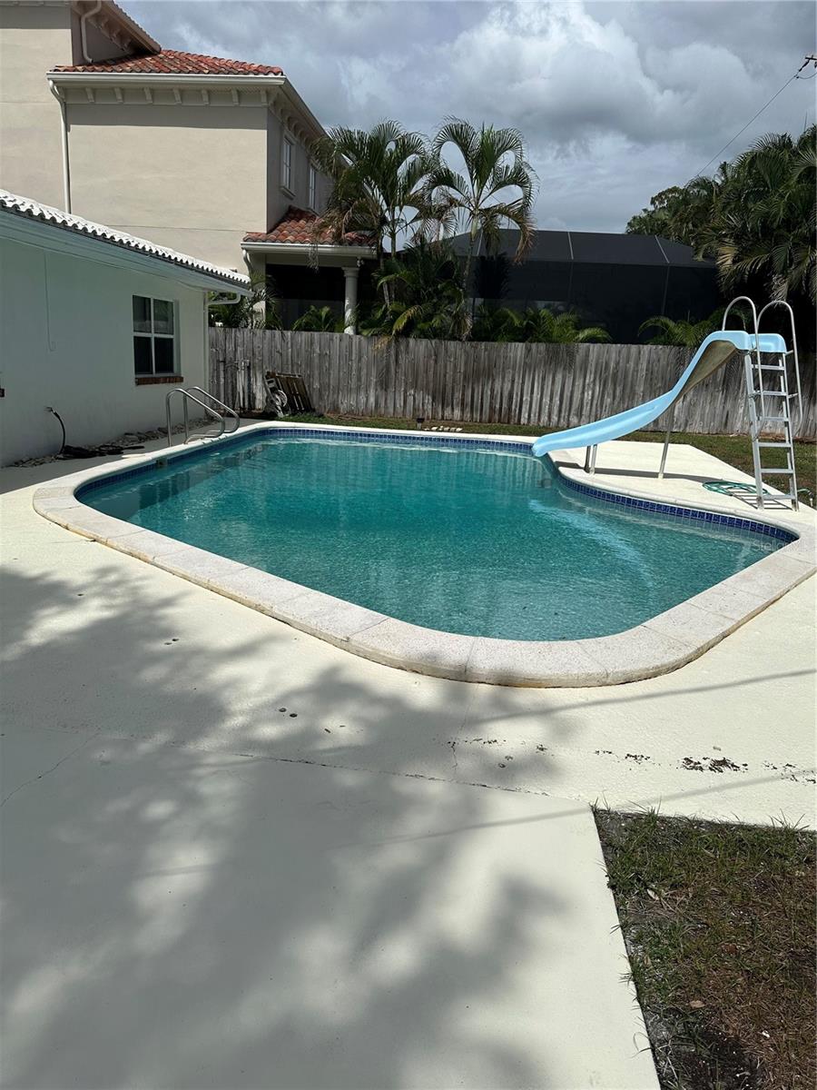 Image 4 of 18 For 3620 Beach Drive