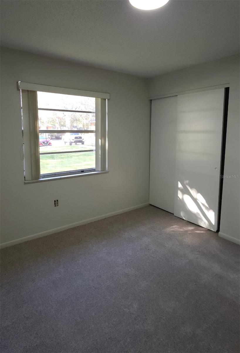 Listing photo id 8 for 20045 Suncrest Drive