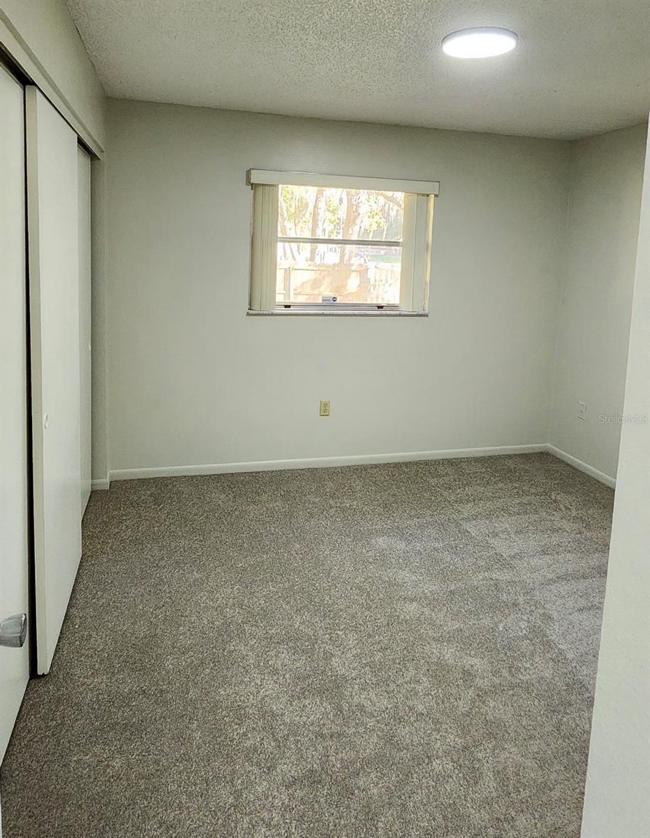 Listing photo id 9 for 20045 Suncrest Drive