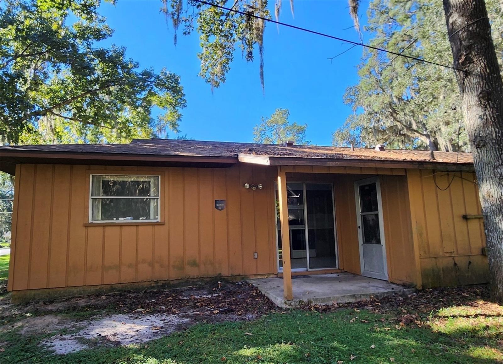 Listing photo id 0 for 20045 Suncrest Drive