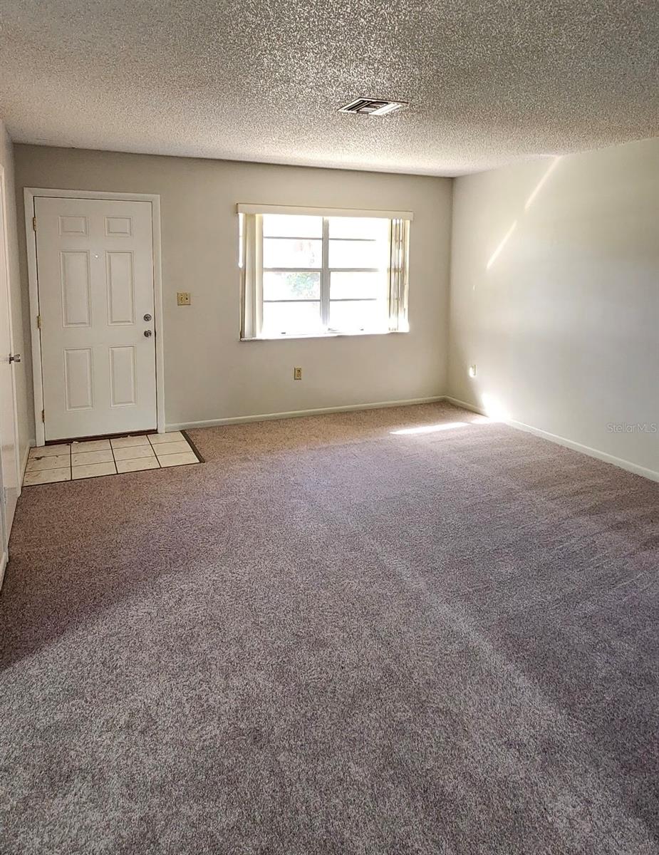 Listing photo id 1 for 20045 Suncrest Drive
