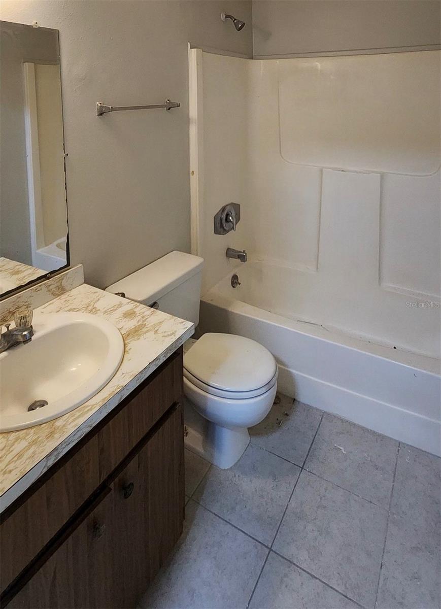 Listing photo id 5 for 20045 Suncrest Drive
