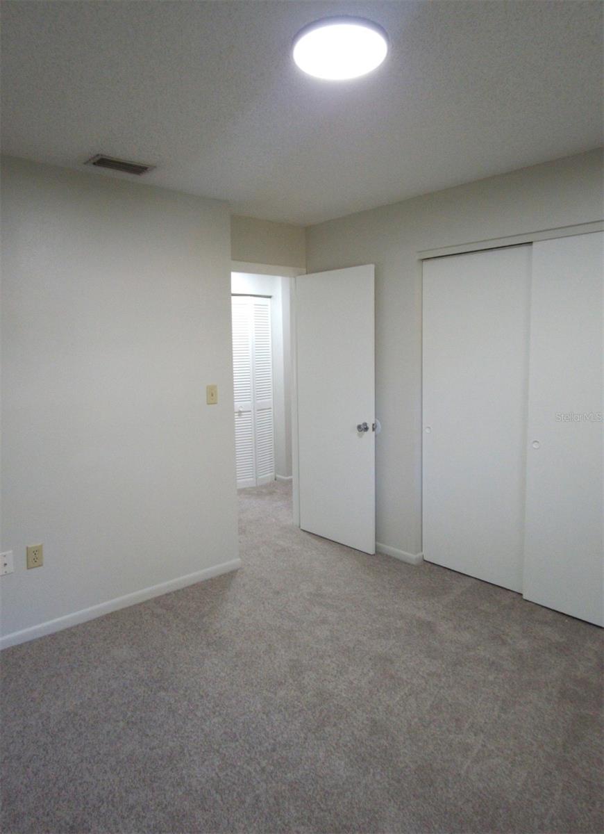 Listing photo id 6 for 20045 Suncrest Drive