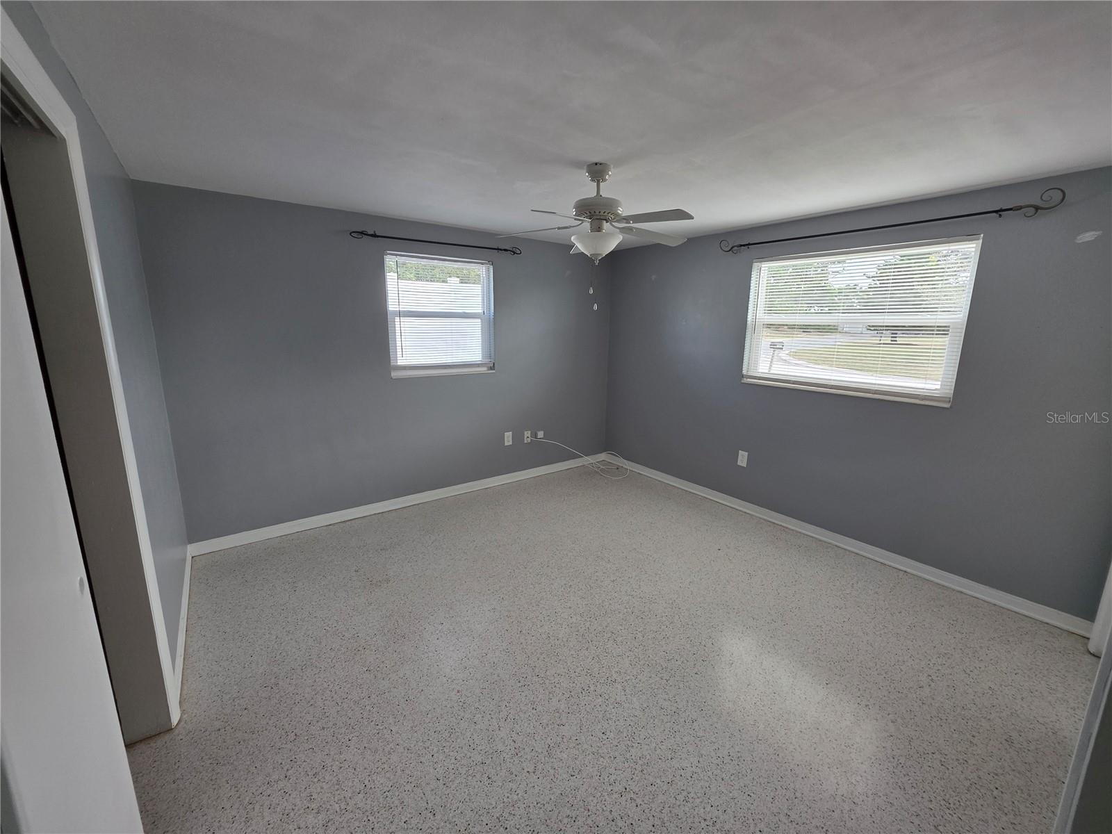 Image 4 of 11 For 4851 Phoenix Avenue