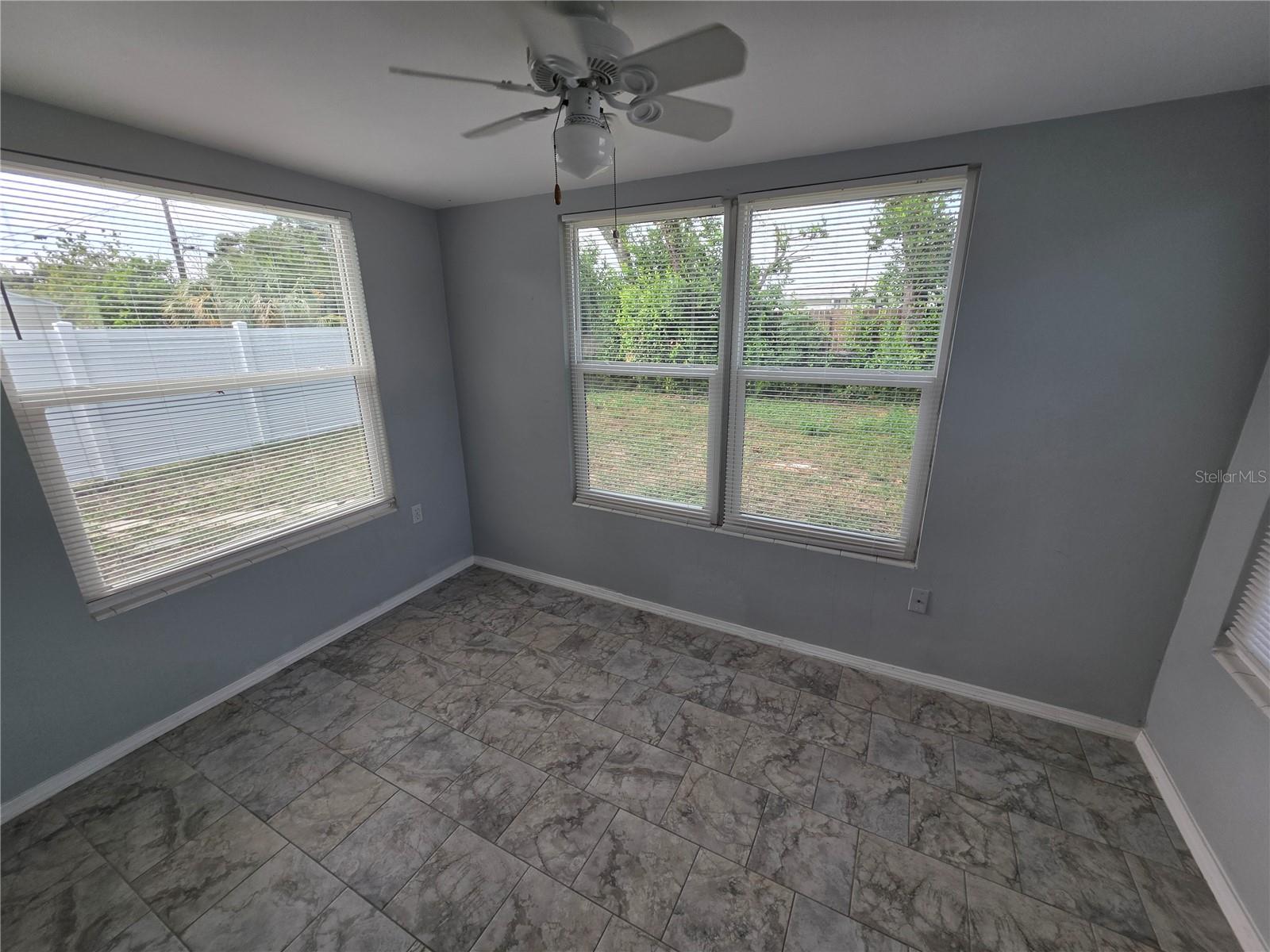 Image 5 of 11 For 4851 Phoenix Avenue
