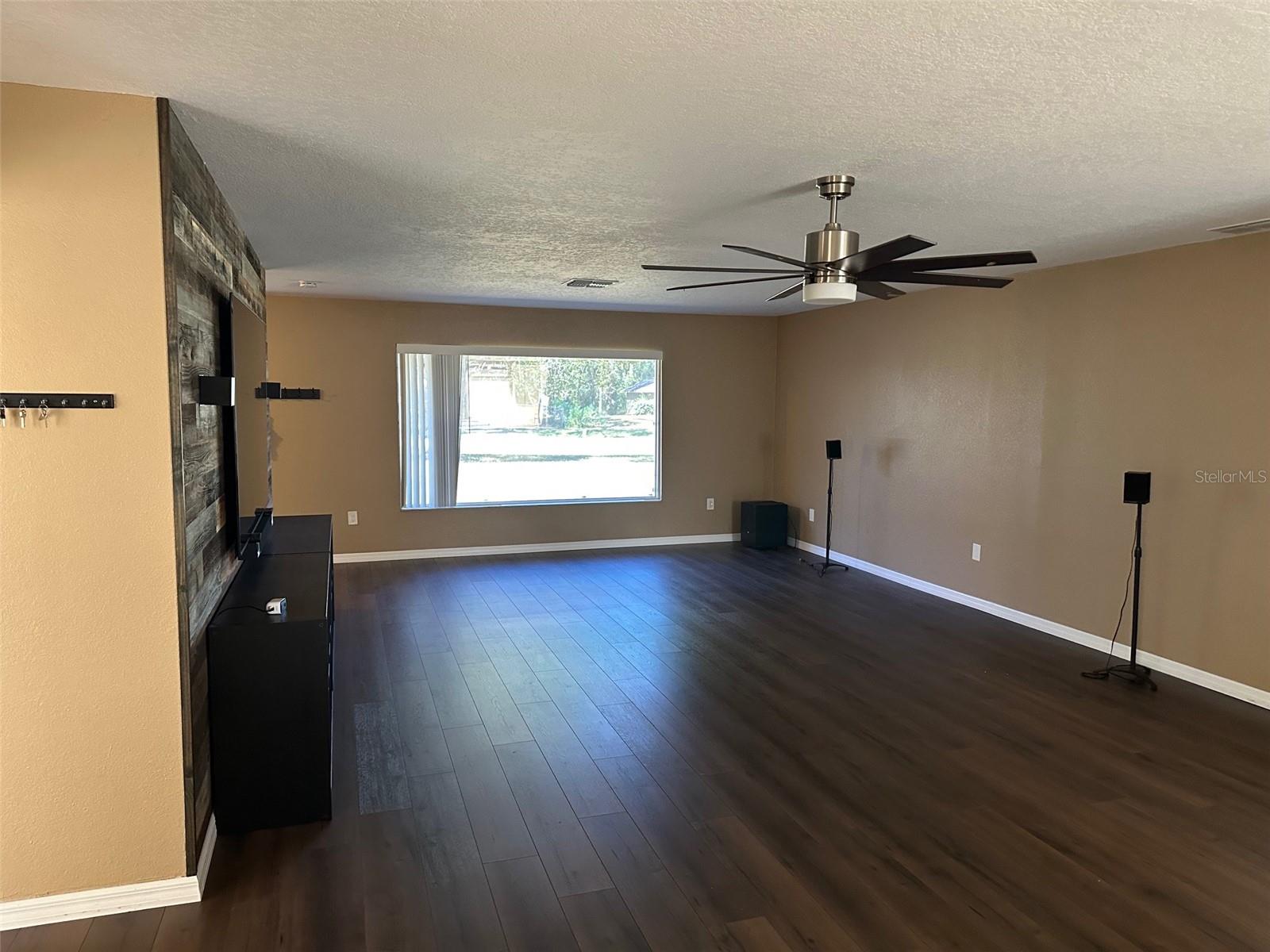 Image 7 of 21 For 6848 Copperfield Drive