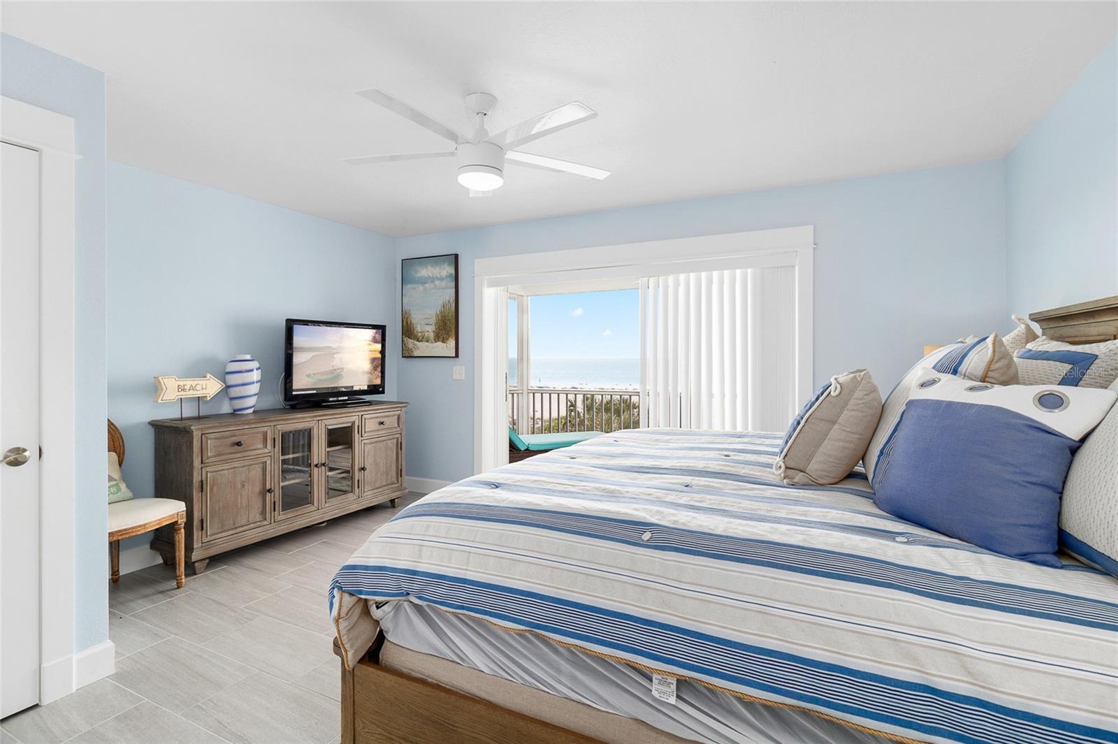 Image 16 of 26 For 460 Gulf Boulevard 4