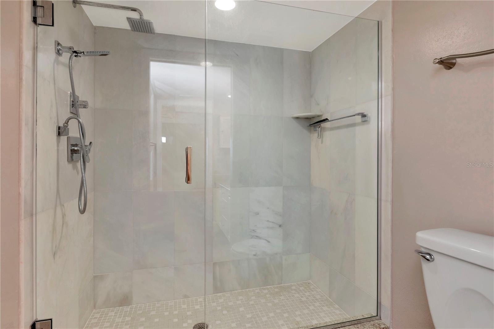 Image 21 of 30 For 1810 Mariner Drive 207