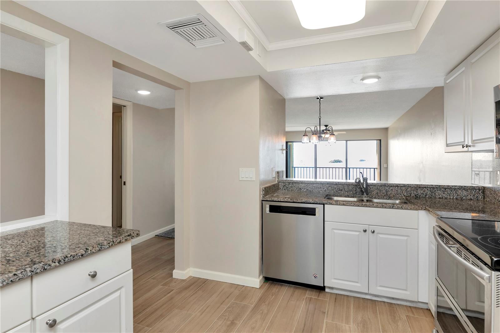 Image 4 of 30 For 1810 Mariner Drive 207