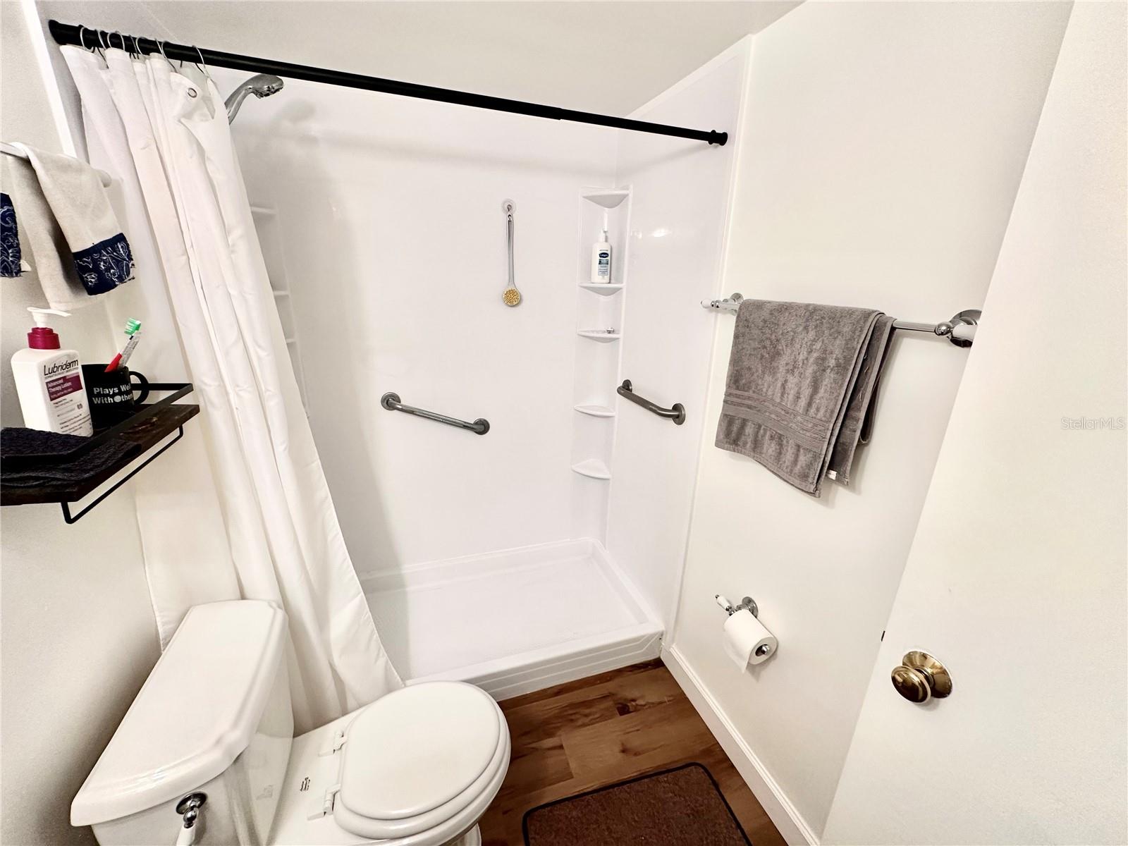 Image 10 of 36 For 100 Waverly Way 302