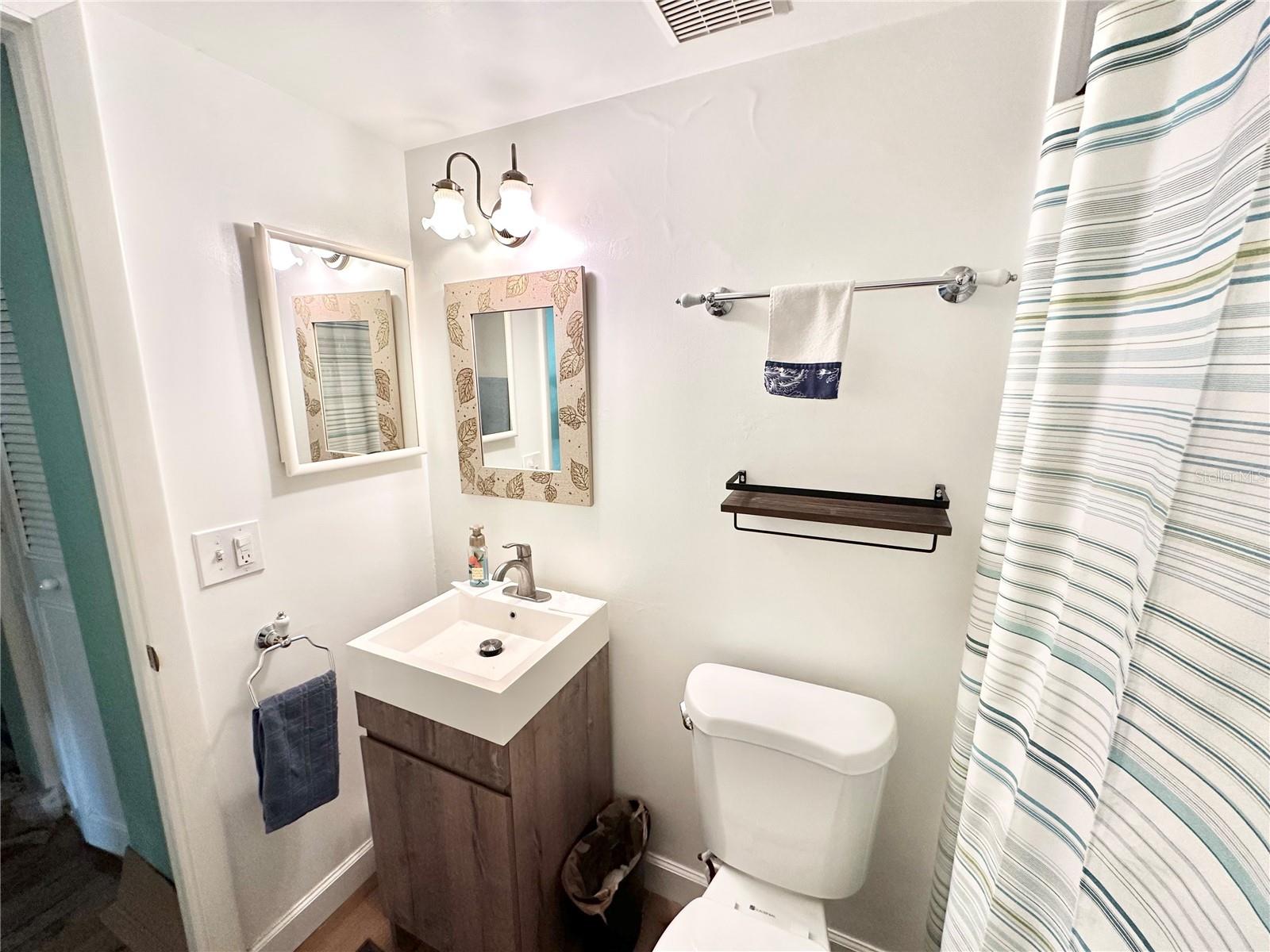 Image 11 of 36 For 100 Waverly Way 302