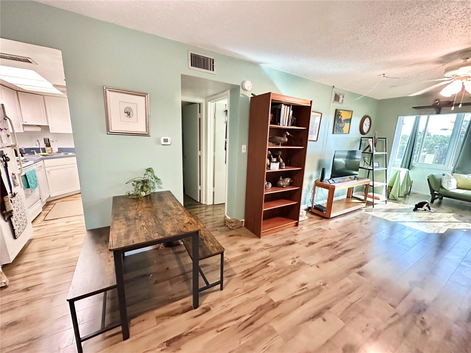 Image 14 of 36 For 100 Waverly Way 302