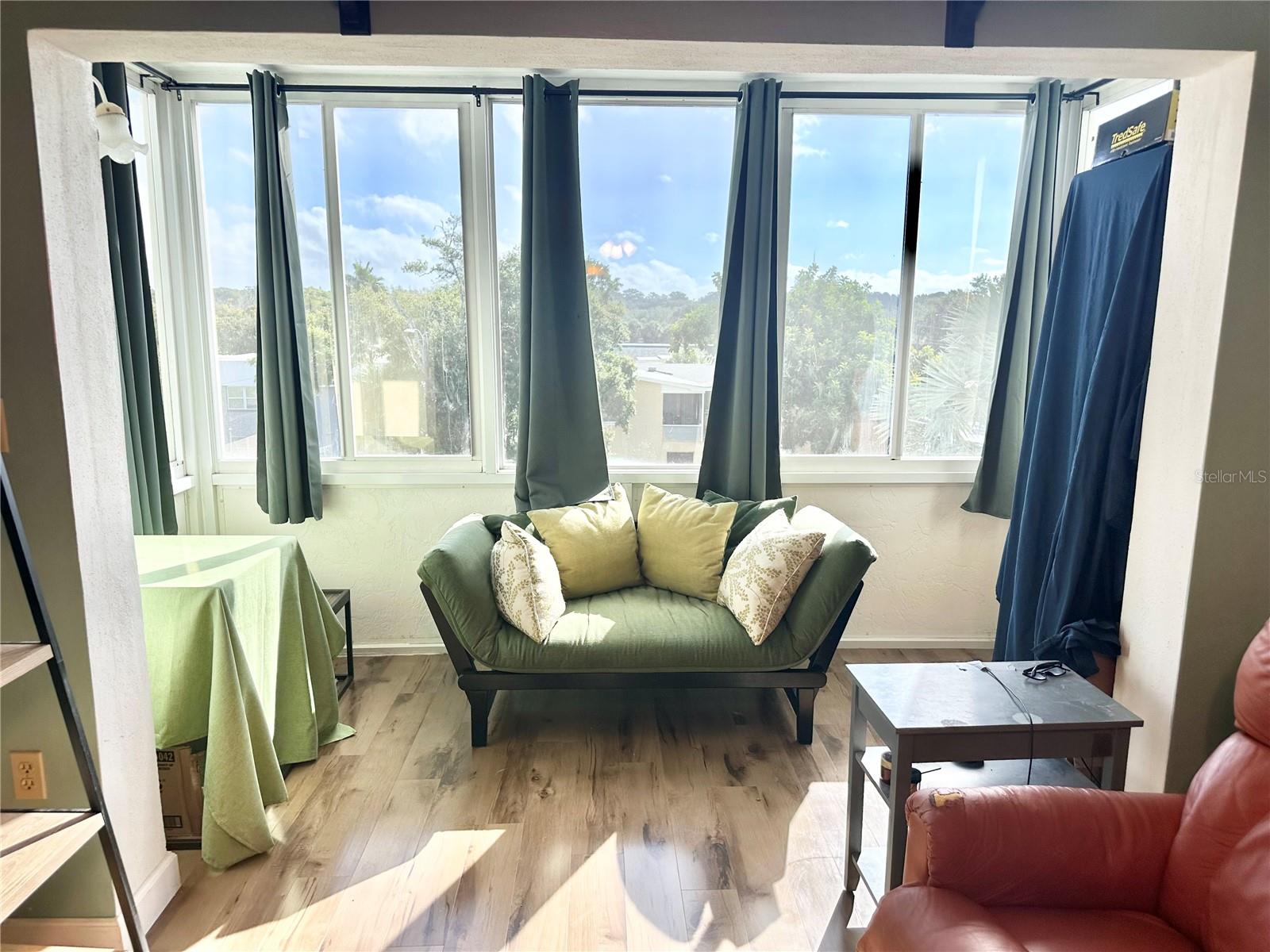 Image 20 of 36 For 100 Waverly Way 302