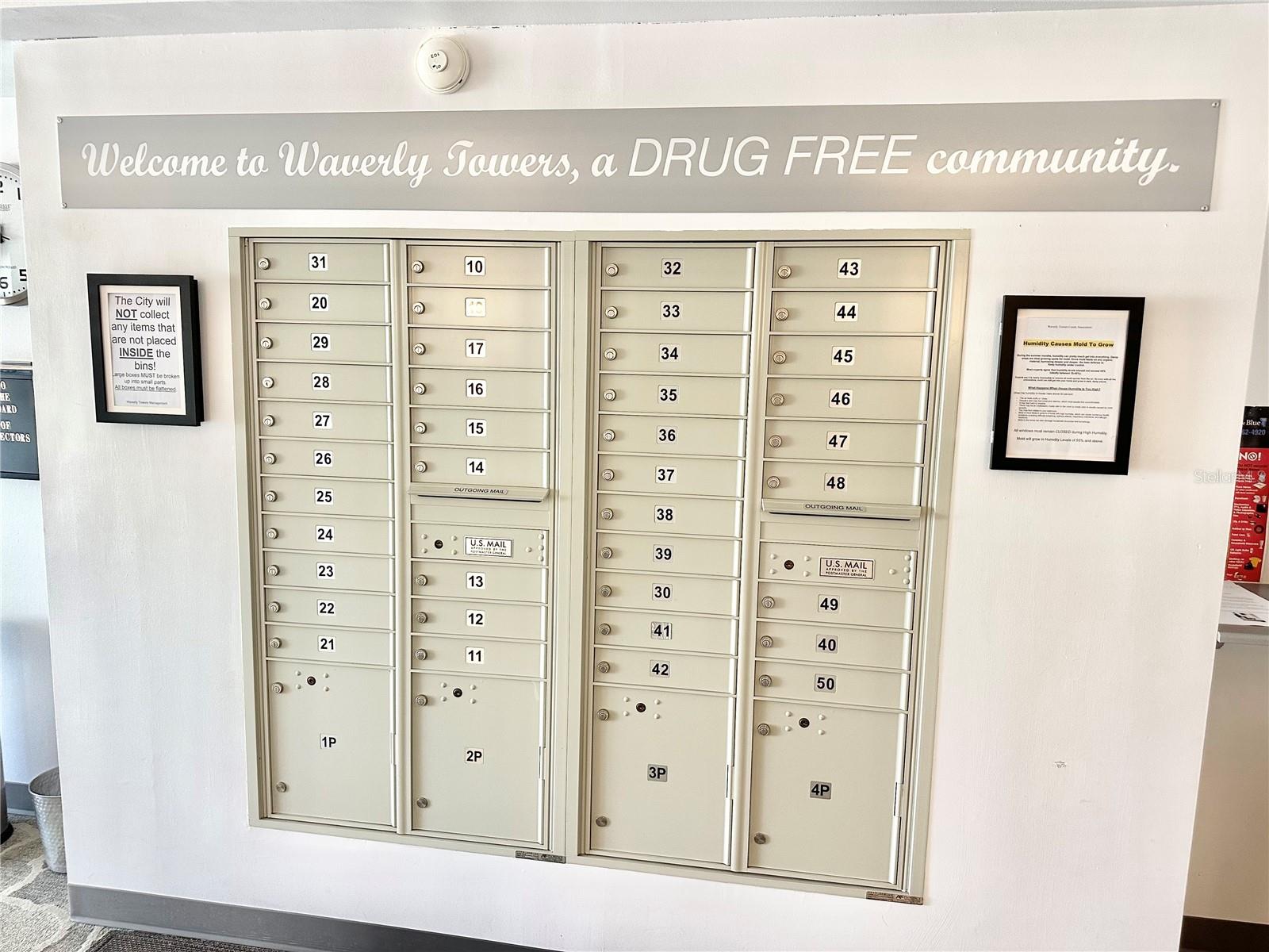 Image 32 of 36 For 100 Waverly Way 302