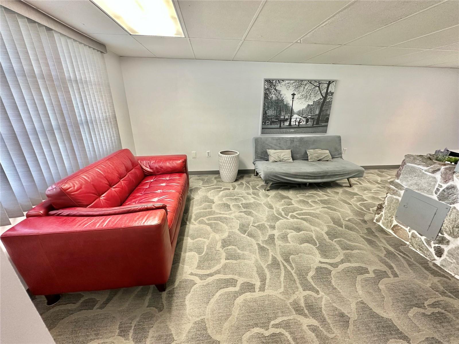 Image 33 of 36 For 100 Waverly Way 302