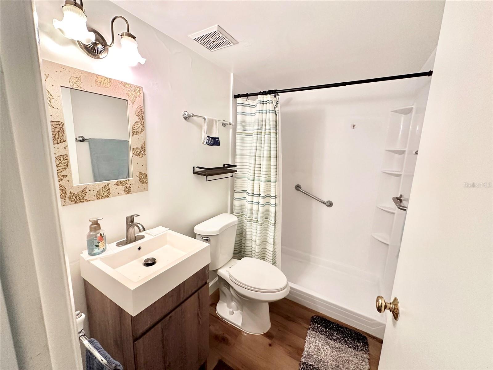 Image 9 of 36 For 100 Waverly Way 302