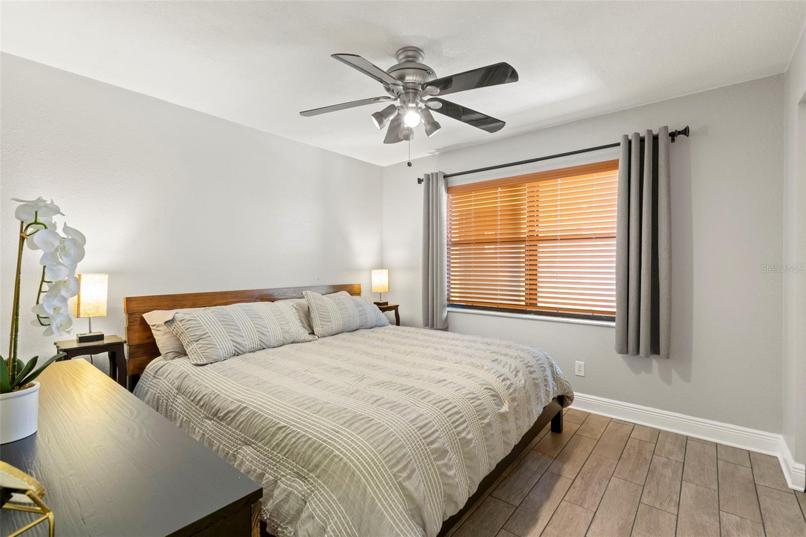 Image 20 of 27 For 5817 Park Street N 406
