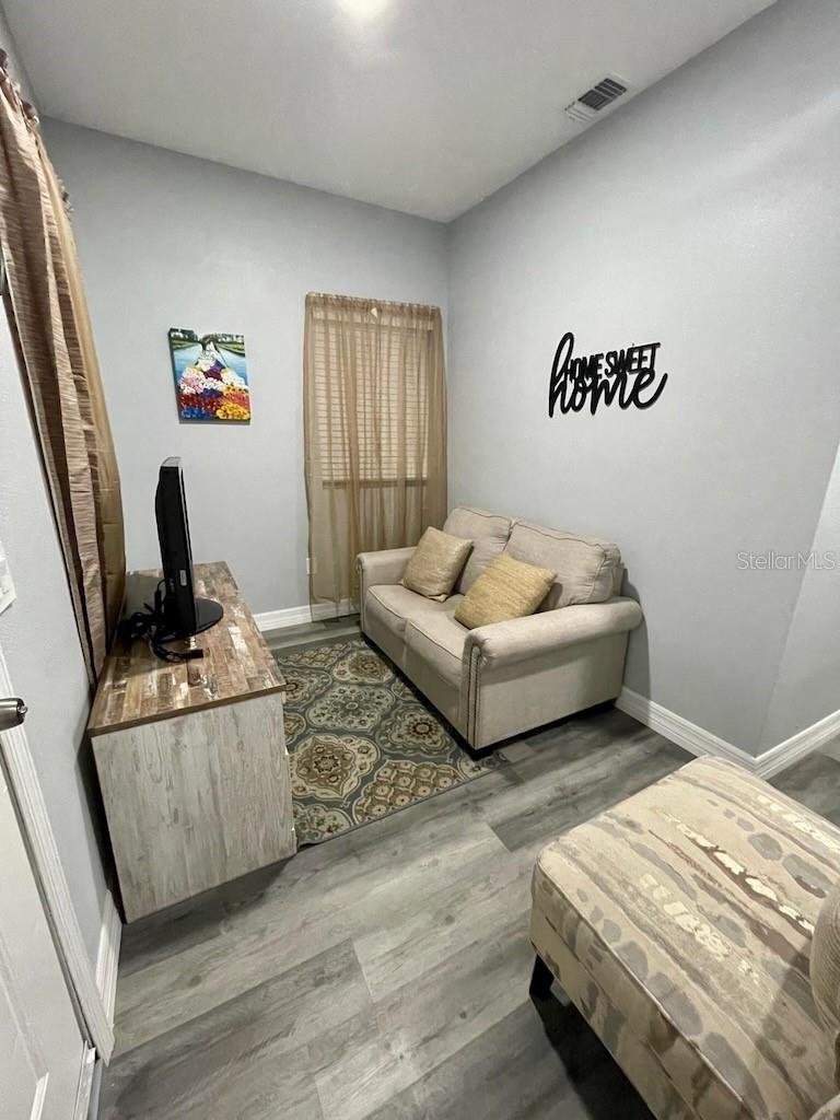 Image 4 of 13 For 2402 Armenia Avenue