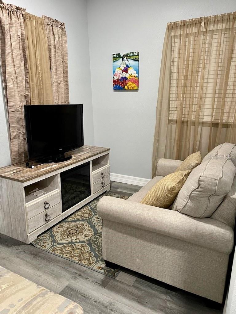 Image 5 of 13 For 2402 Armenia Avenue