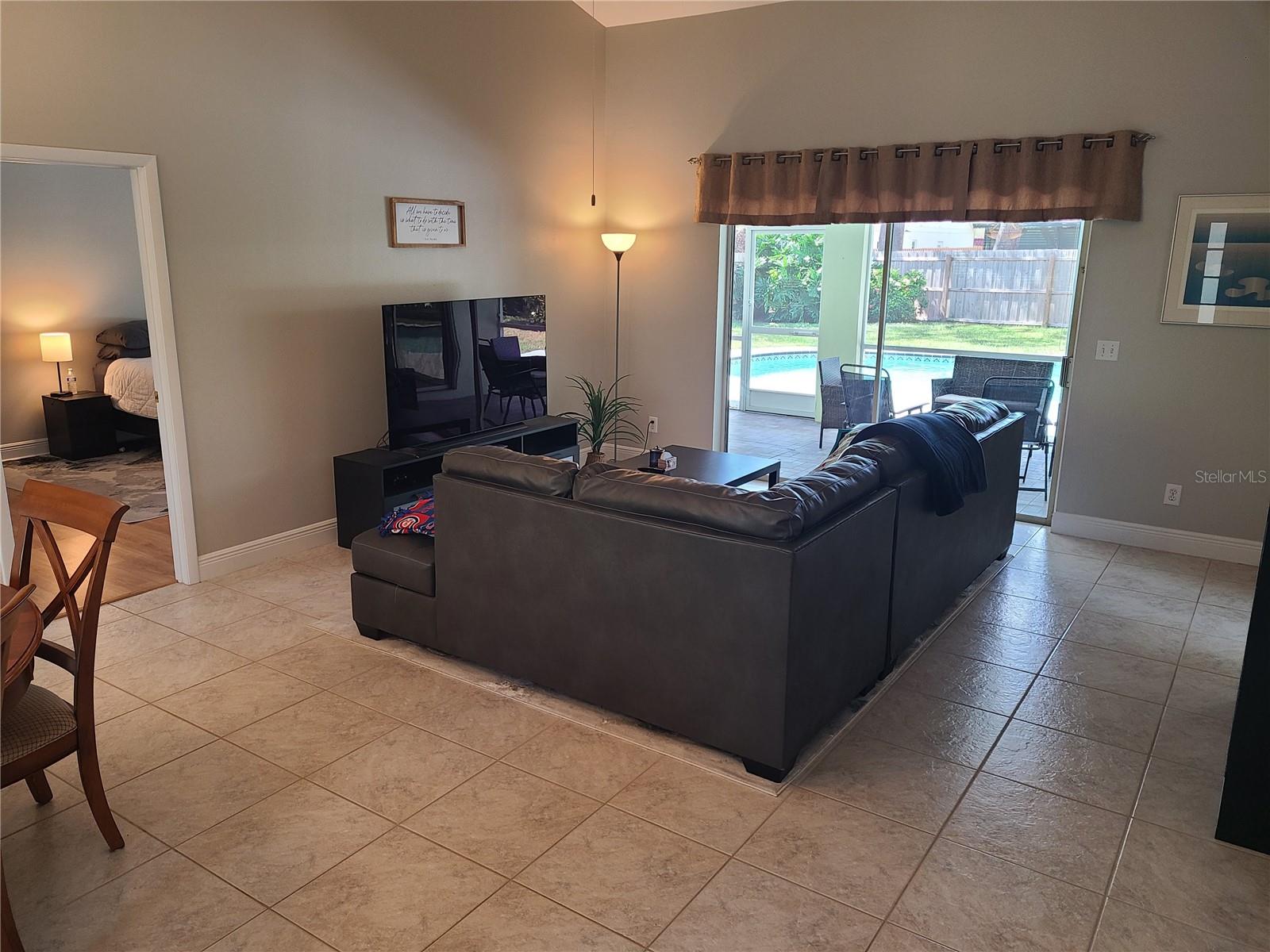 Image 5 of 51 For 760 Moorland Lane
