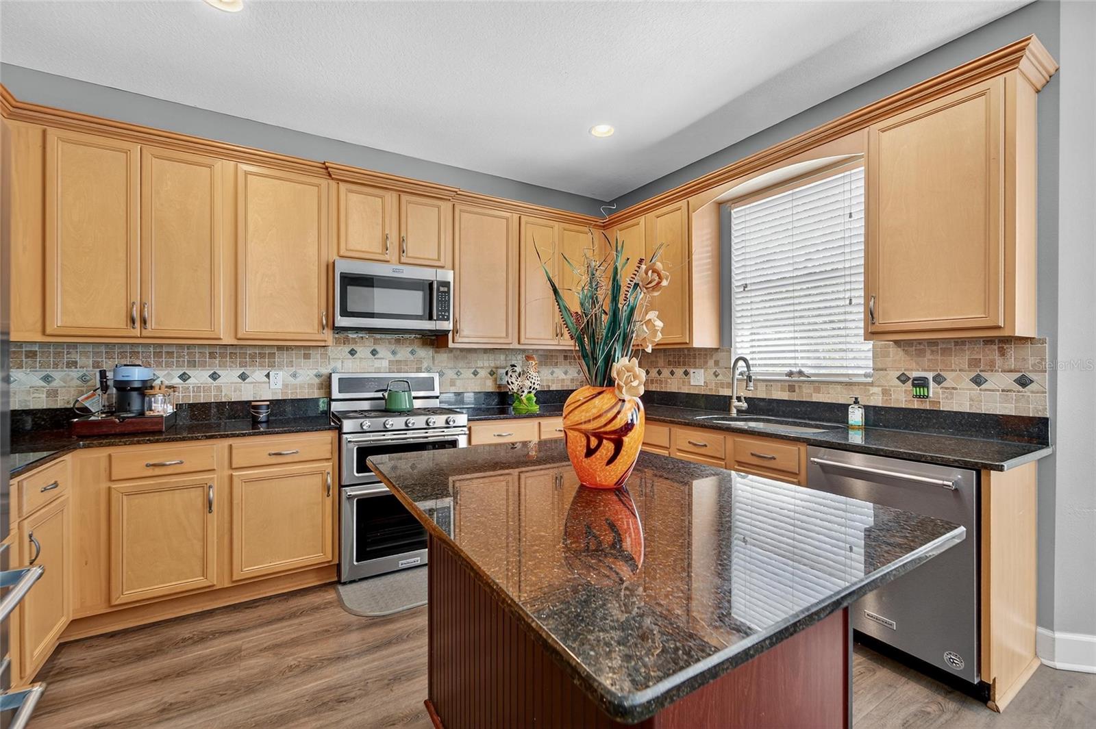 Image 21 of 89 For 8448 Lagerfeld Drive