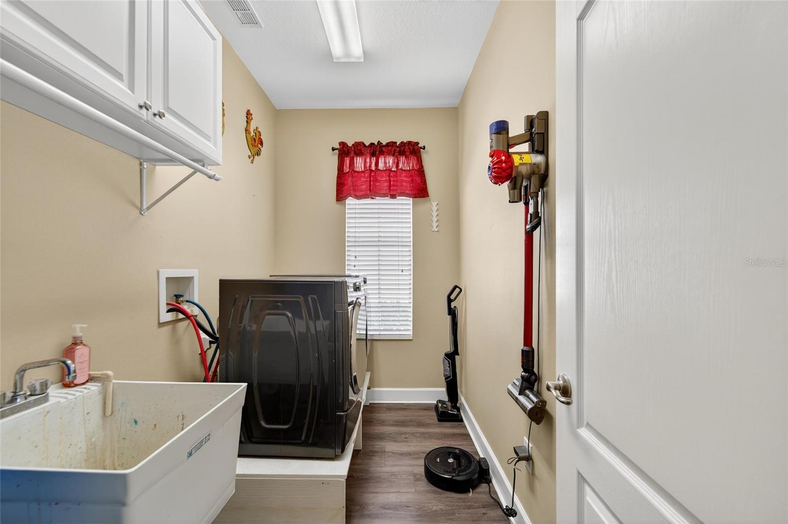 Image 54 of 89 For 8448 Lagerfeld Drive