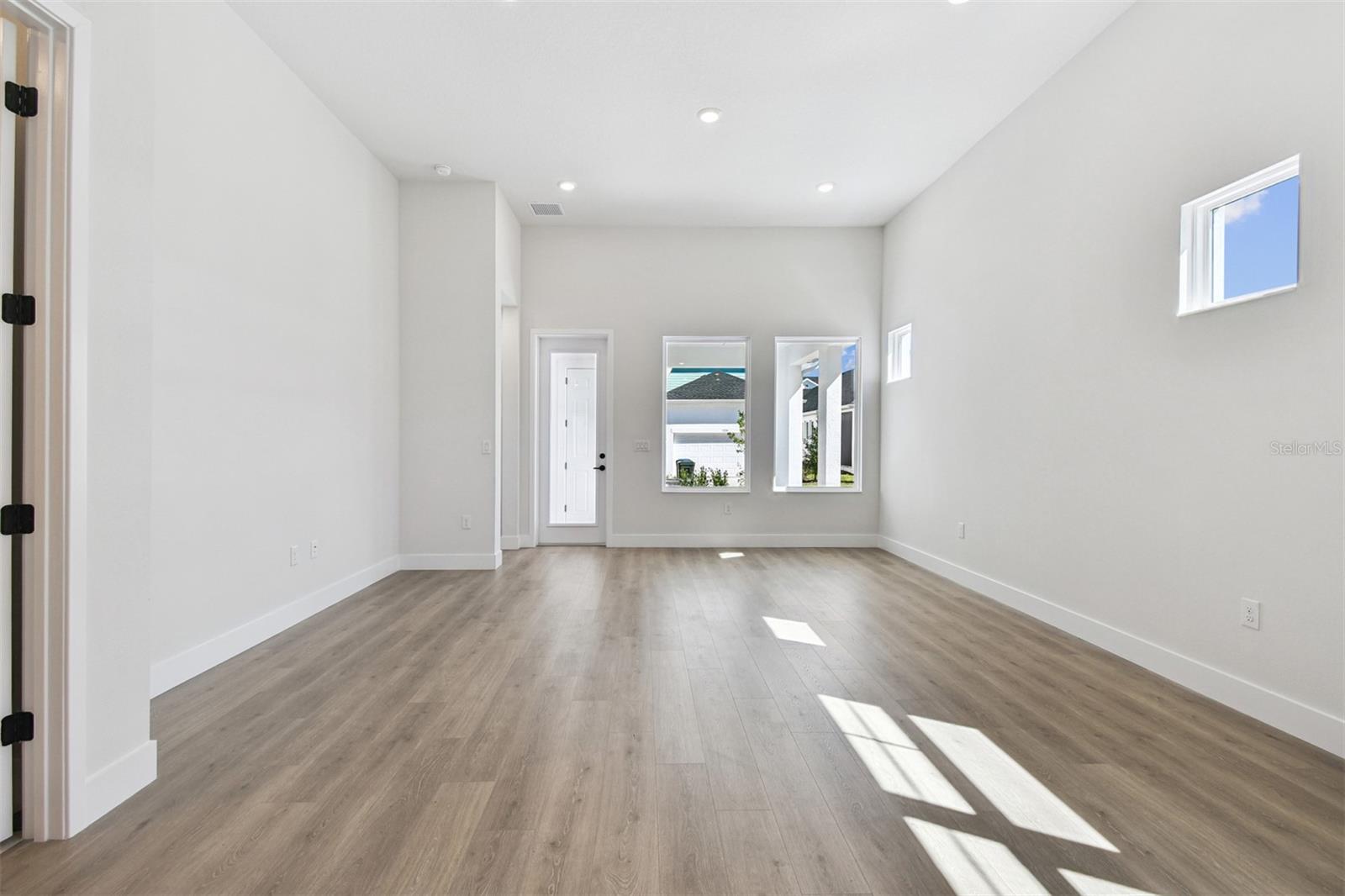 Image 13 of 42 For 7267 Kodiak Lane