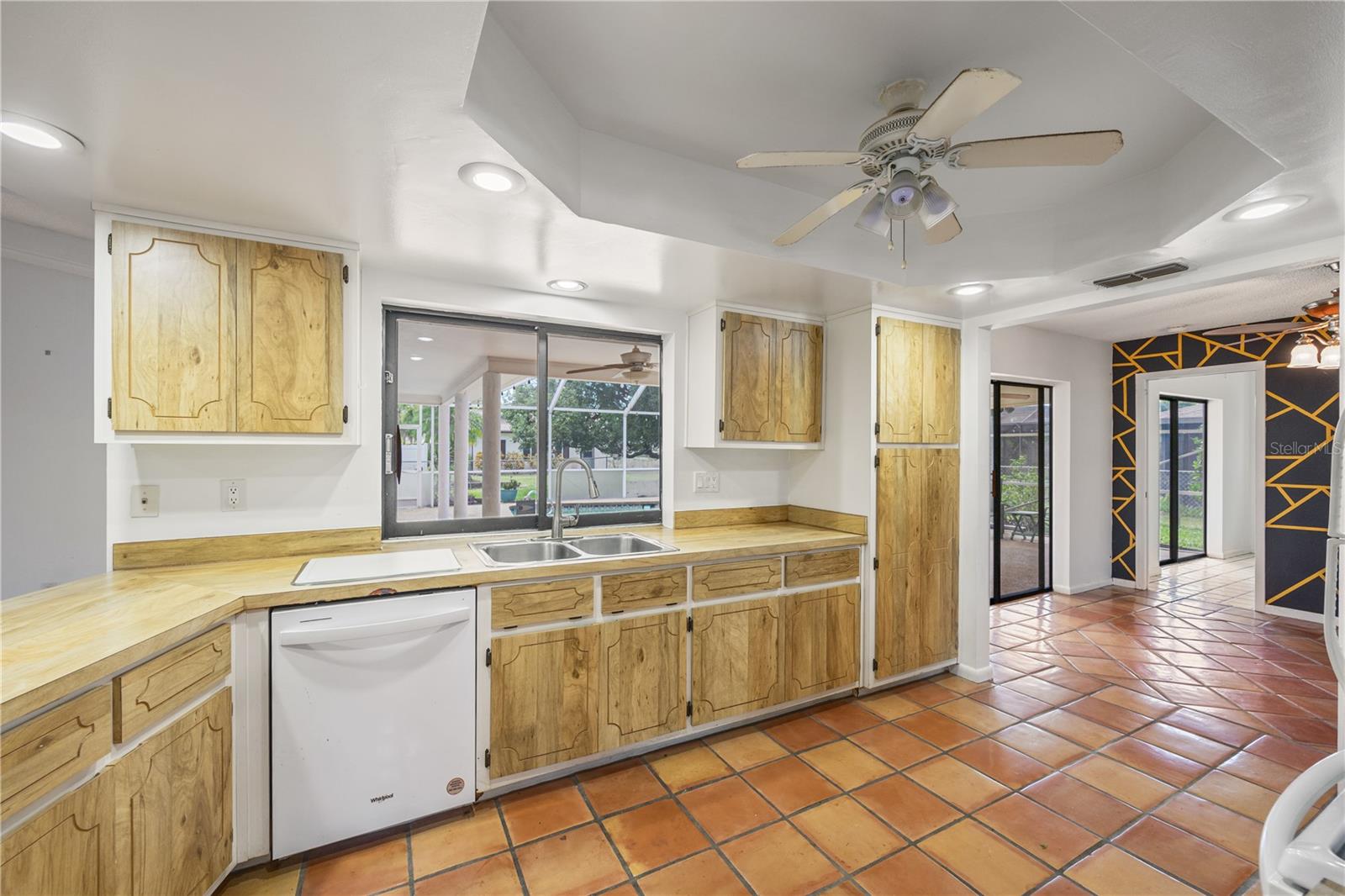 Image 10 of 39 For 702 36th Street