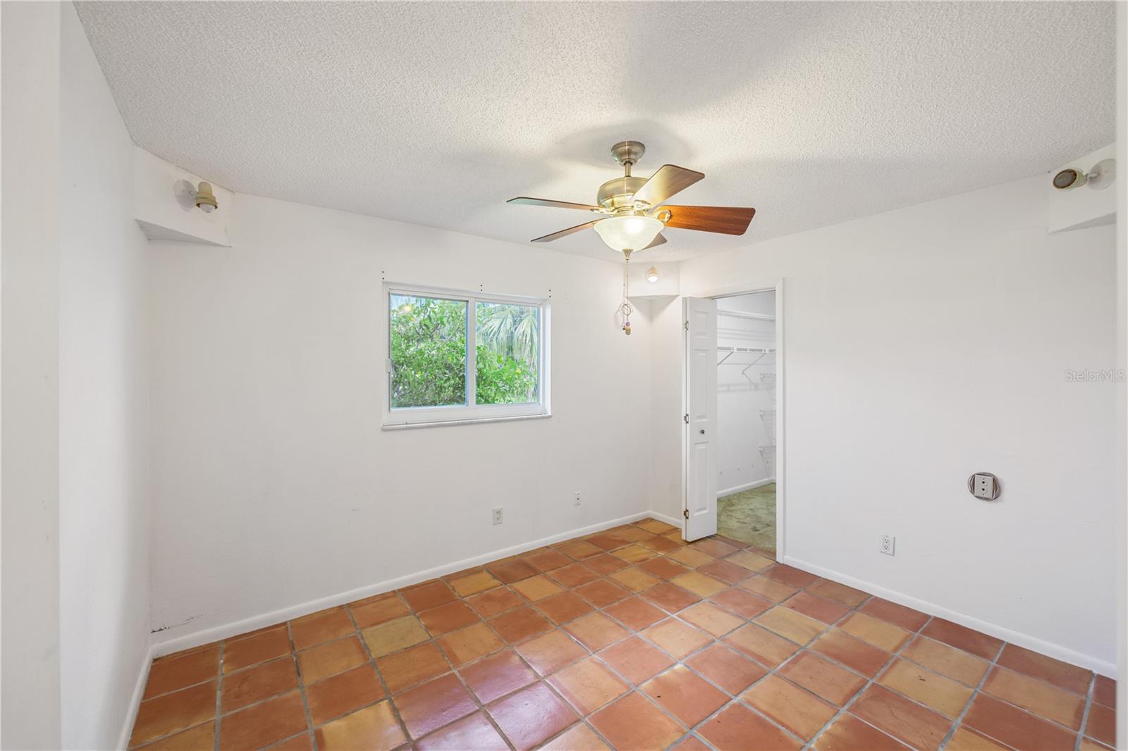 Image 14 of 39 For 702 36th Street