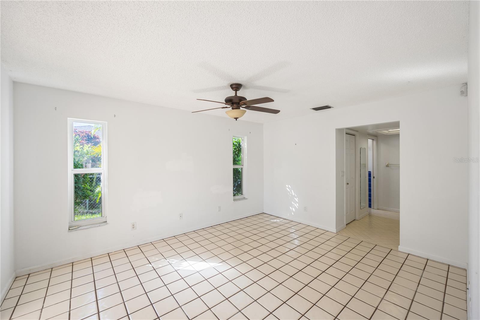 Image 19 of 39 For 702 36th Street