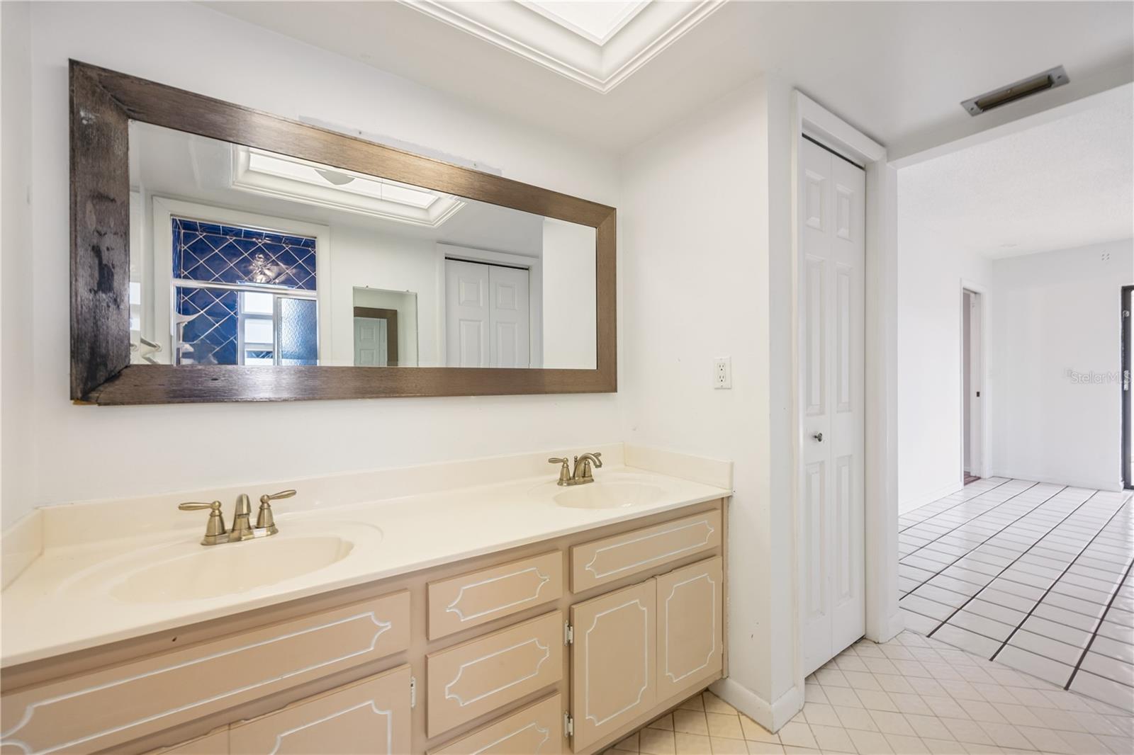 Image 23 of 39 For 702 36th Street