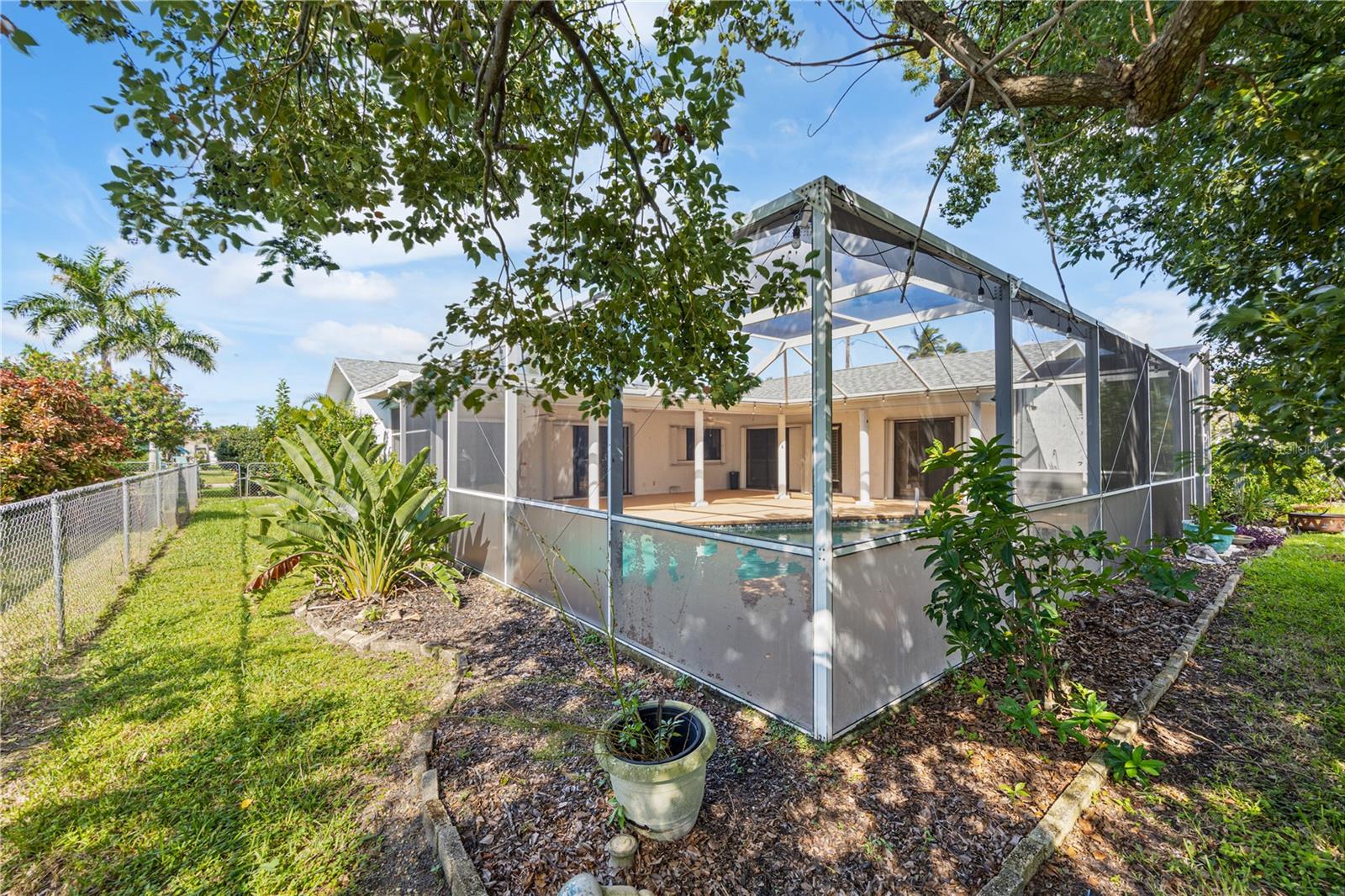 Image 30 of 39 For 702 36th Street