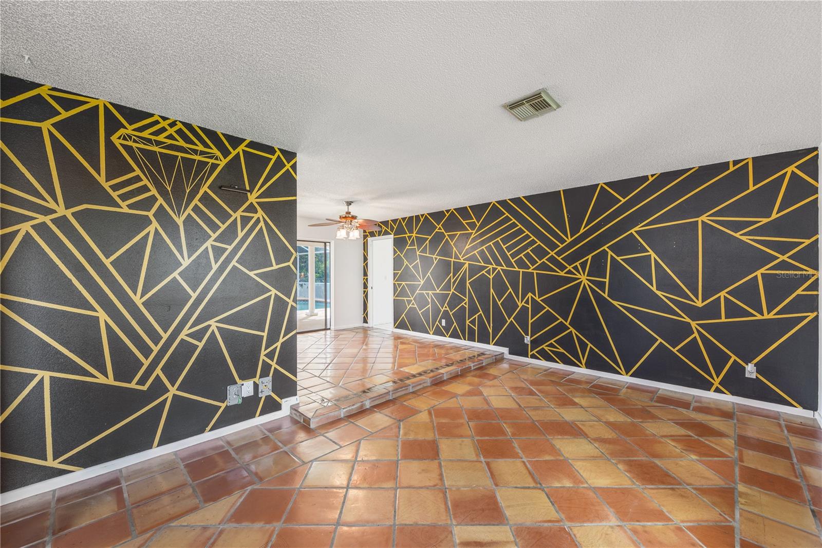 Image 6 of 39 For 702 36th Street