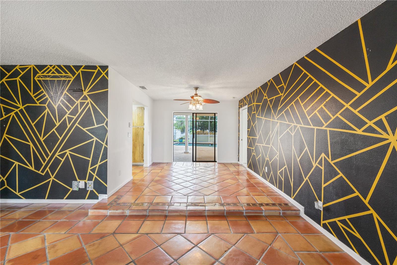 Image 8 of 39 For 702 36th Street