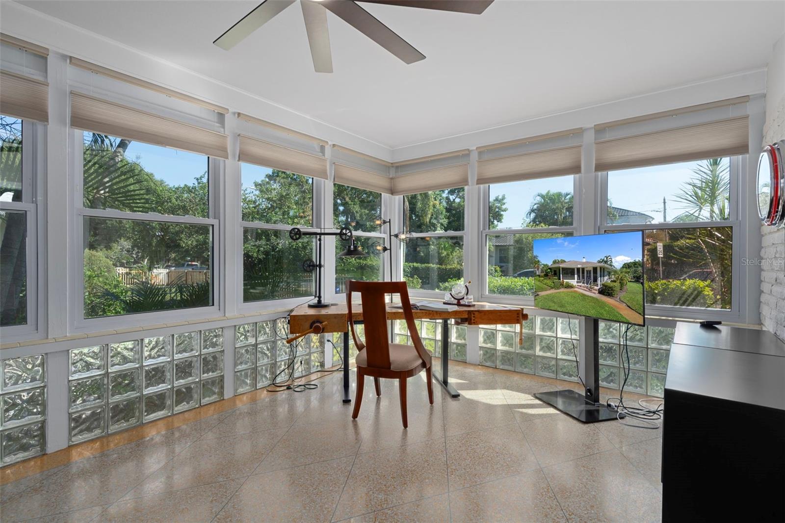 Image 13 of 36 For 105 17th Avenue Ne