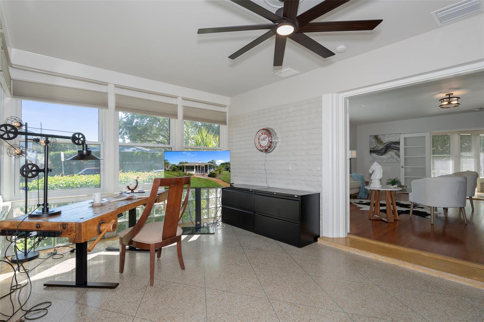 Image 14 of 36 For 105 17th Avenue Ne