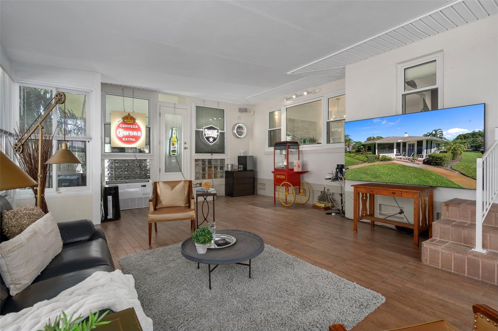 Image 23 of 36 For 105 17th Avenue Ne