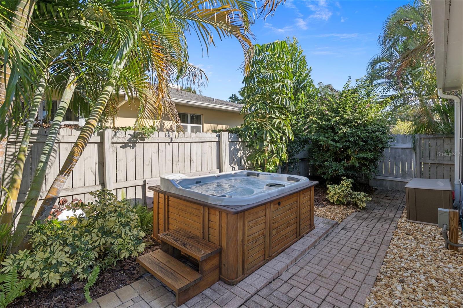 Image 35 of 36 For 105 17th Avenue Ne