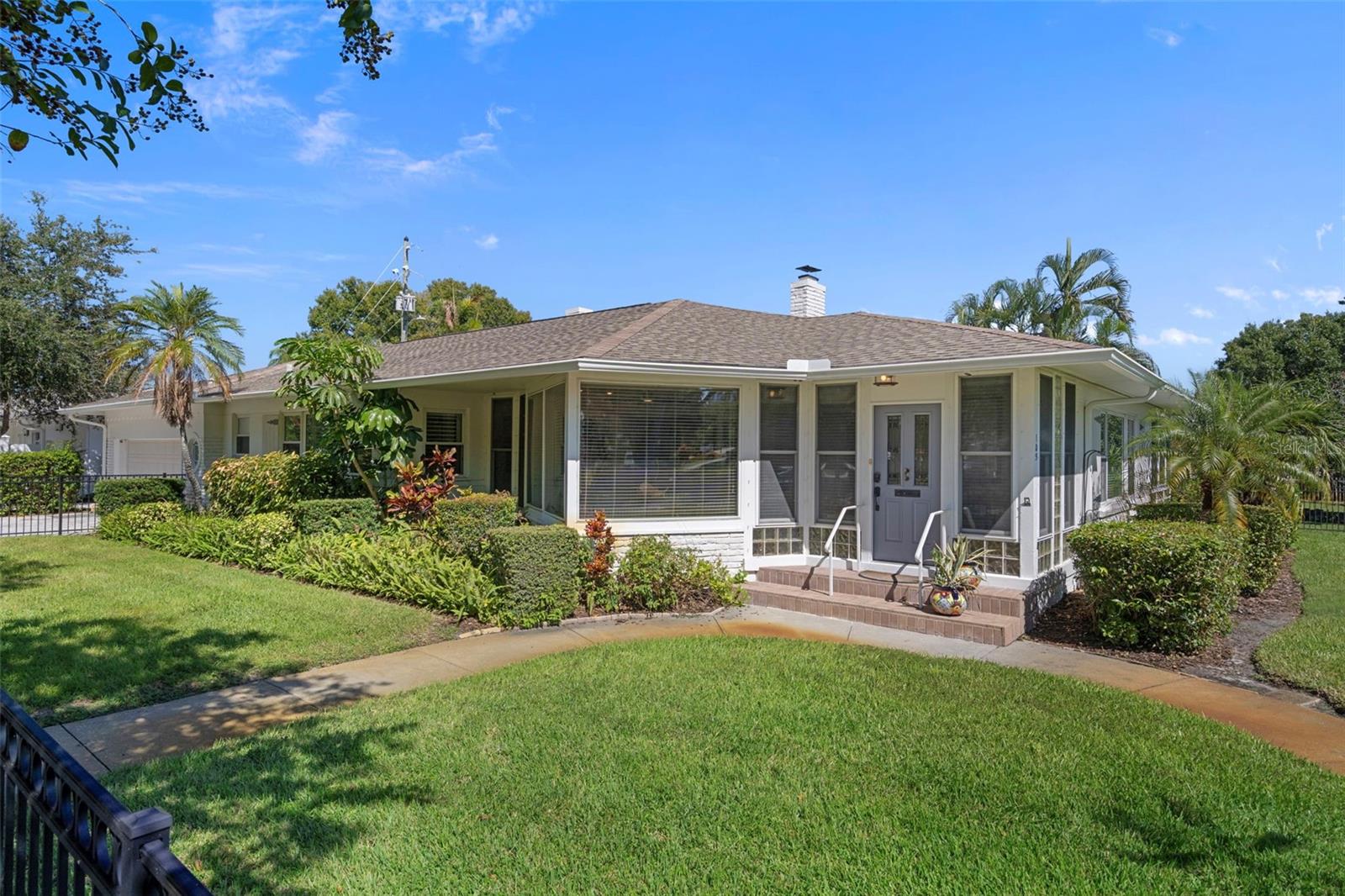 Image 5 of 36 For 105 17th Avenue Ne